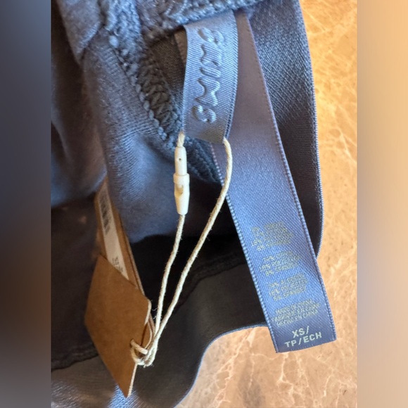 SKIMS OUTDOOR RACERBACK BRALETTE SIZE XS - Picture 5 of 7